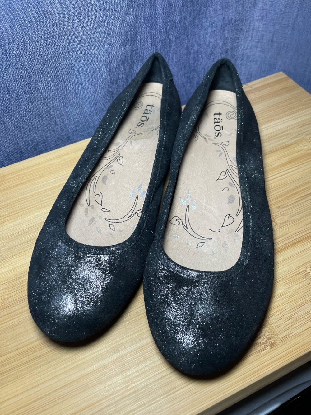 Taos Rascal Black Silver Metallic Ballet Flats Sz 9 Glitter Comfort Shoes EUC!